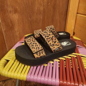 Vans Ultracush Leopard Platform slides